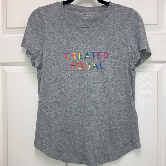 🎉5 For $10🎉New Banana Republic Gray “Created Equal” T-Shirt  Size XS - Picture 2 of 6
